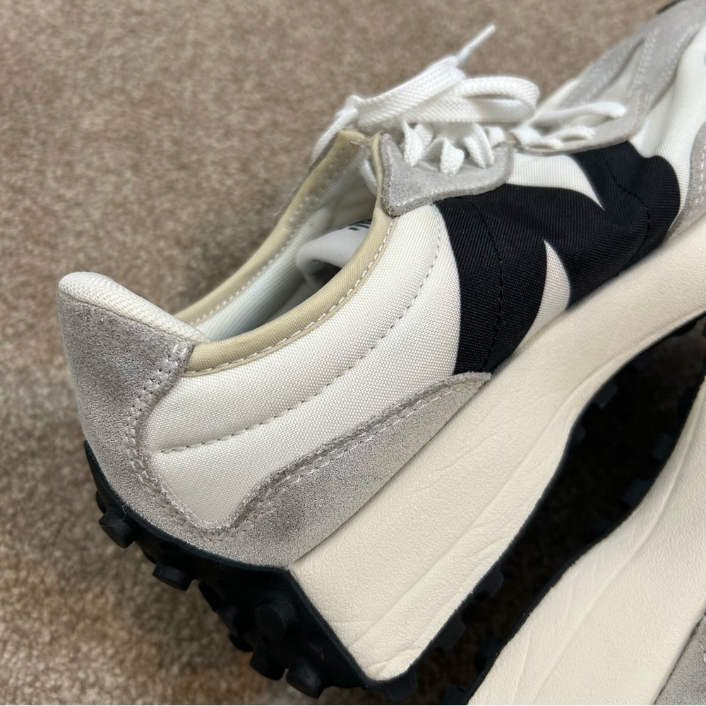 New Balance 327 women’s size 8 - Picture 8 of 13